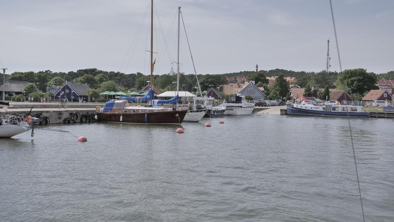 Готель "Om" Yacht Ніда Екстер'єр фото