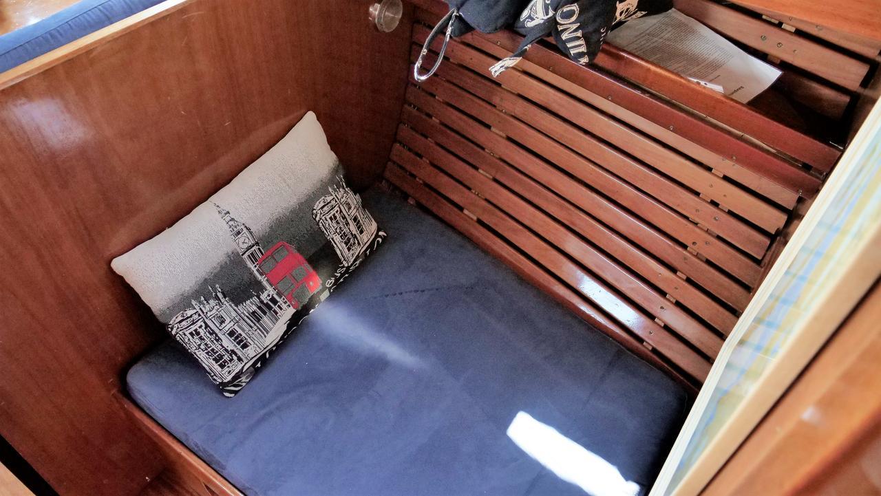 Готель "Om" Yacht Ніда Екстер'єр фото